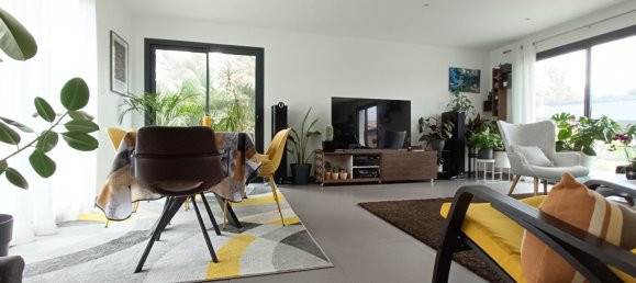 3 Schlafzimmer Haus in La Riche, France, Nr. 67253 5