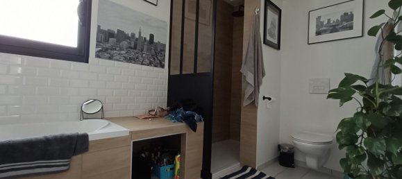 3 Schlafzimmer Haus in La Riche, France, Nr. 67253 11