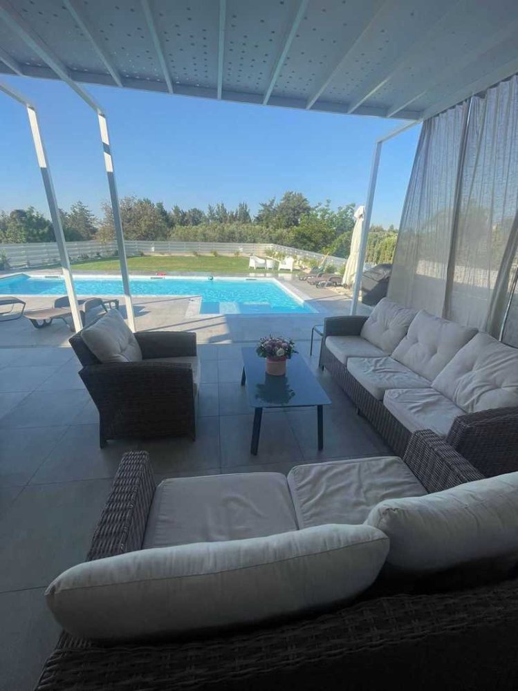 4 bedrooms Villa in Erimi, Cyprus No. 17685