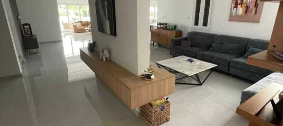 4 bedrooms Villa in Erimi, Cyprus No. 17685 6