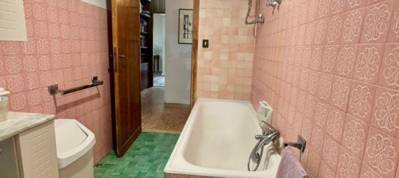 5 rooms Apartment in Perugia, Italy No. 306387 24