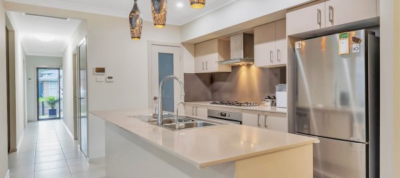 4 bedrooms House in Leppington, Australia No. 530 3