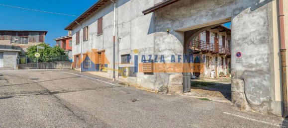 Квартира с 3 комнатами в Карнаго, Италия № 289115 22