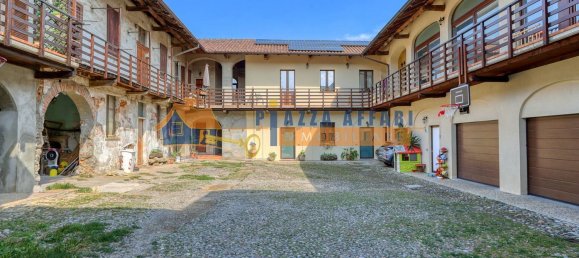 Квартира с 3 комнатами в Карнаго, Италия № 289115 20