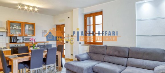 Квартира с 3 комнатами в Карнаго, Италия № 289115 3