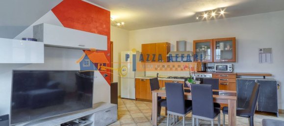 Квартира с 3 комнатами в Карнаго, Италия № 289115 2