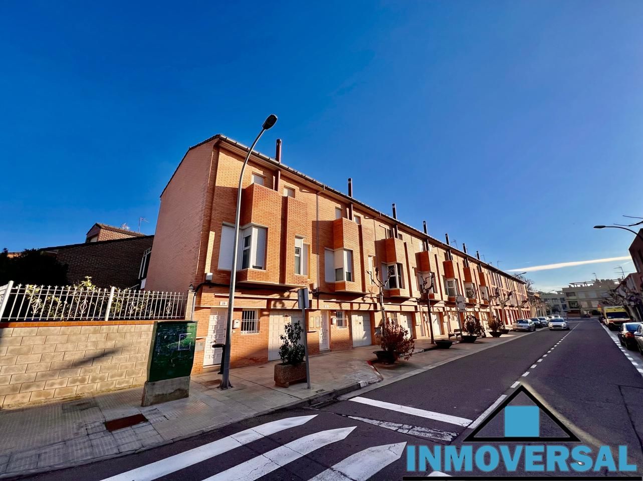 3 bedrooms Townhouse in Alagon, Spain No. 62007