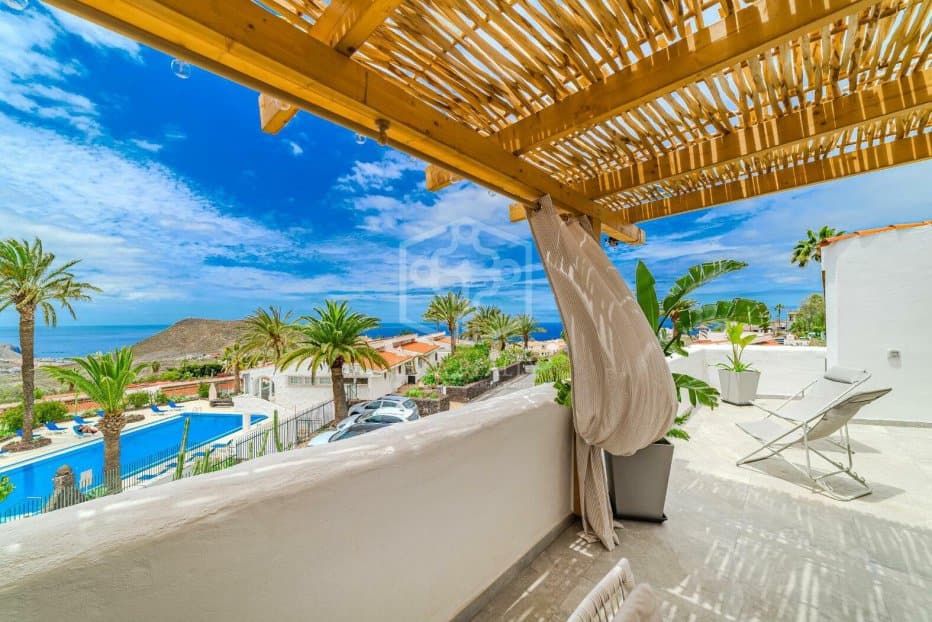 5 bedrooms Villa in Arona, Spain No. 293938