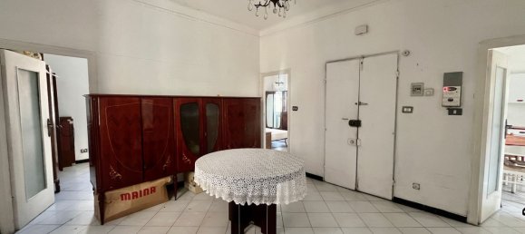 3 bedrooms Apartment in Genoa, Italy No. 376390 4