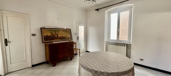 3 bedrooms Apartment in Genoa, Italy No. 376390 2