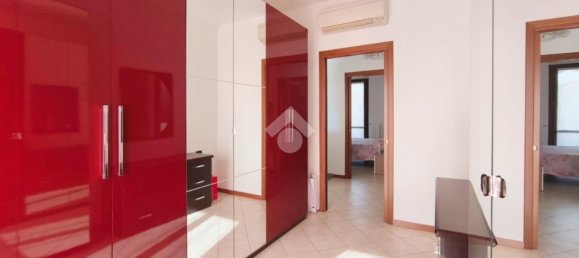 Villa de 4 habitaciónes en Cormano, Italy No. 263944 31