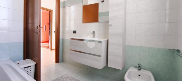 Villa de 4 habitaciónes en Cormano, Italy No. 263944 42