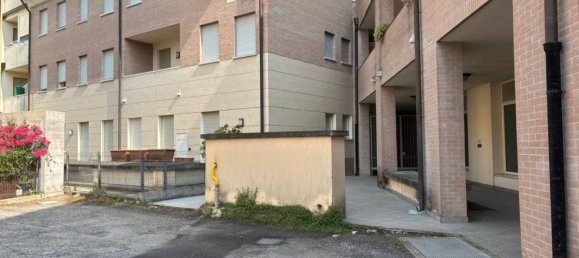 3 bedrooms Apartment in Rovigo, Italy No. 351110 9
