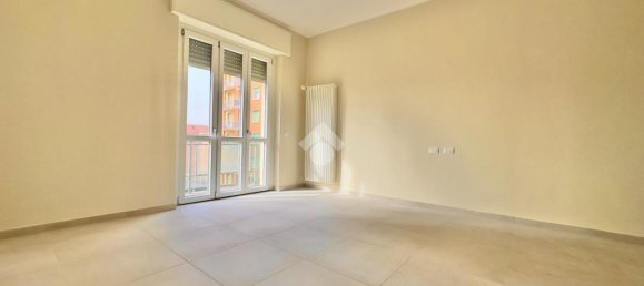 4-salle Appartement à Novi Ligure, Italy No. 11380 8