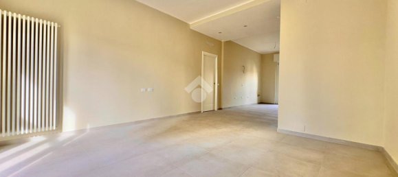 4-salle Appartement à Novi Ligure, Italy No. 11380 2