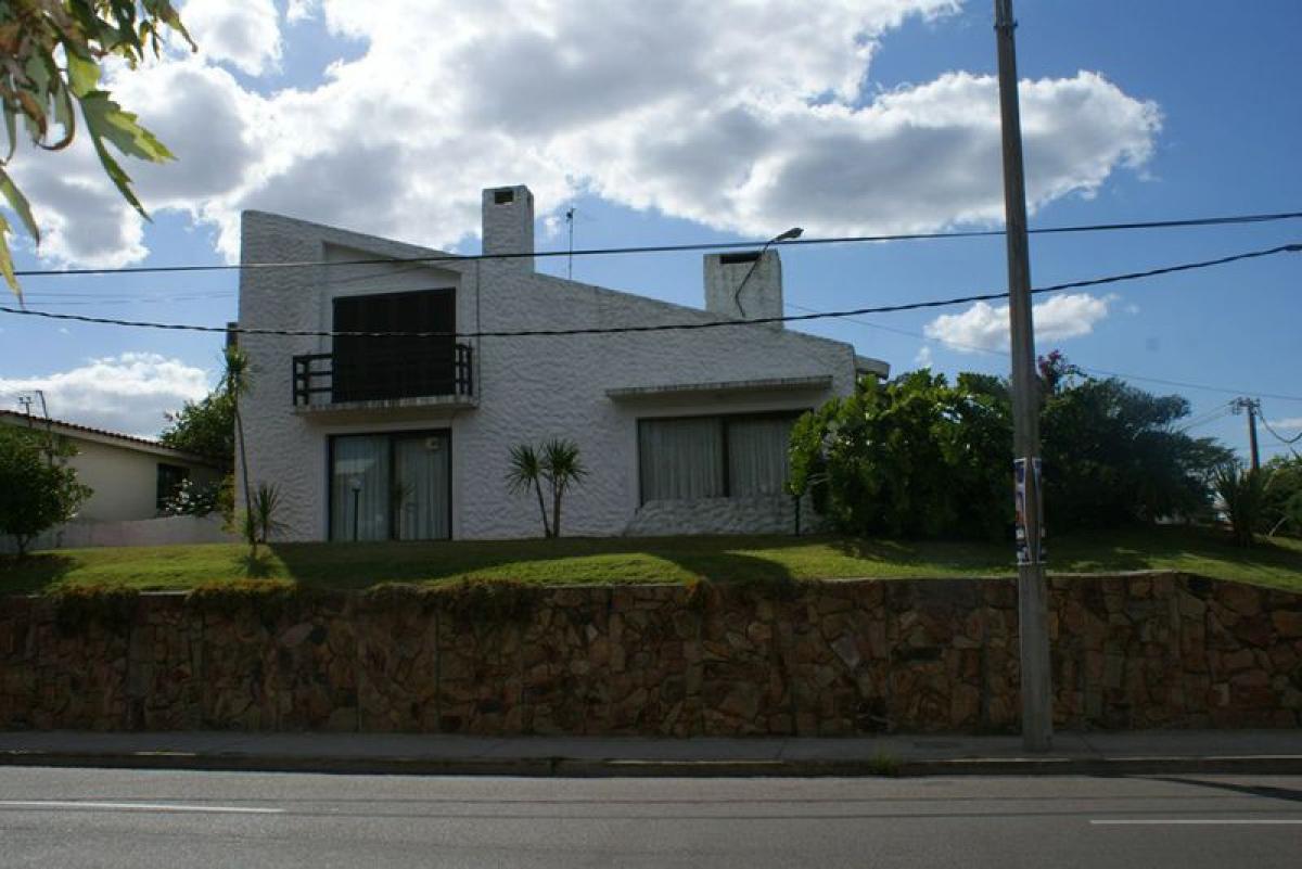 4 bedrooms House in Maldonado, Uruguay No. 1650