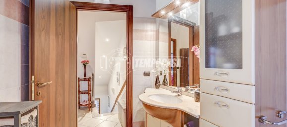 Casa de 3 divisões em Somma Lombardo, Italy N.º 122026 34