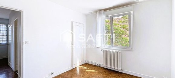 3 Schlafzimmer Haus in Montbazon, France, Nr. 303842 4