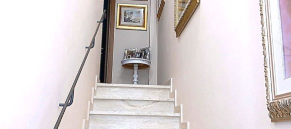 Дом с 5 комнатами в Тоди, Италия № 50518 27