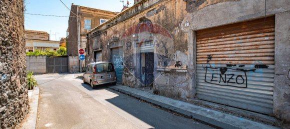Gewerbliche Immobilie in Catania, Italy 87m², Nr. 57032 11