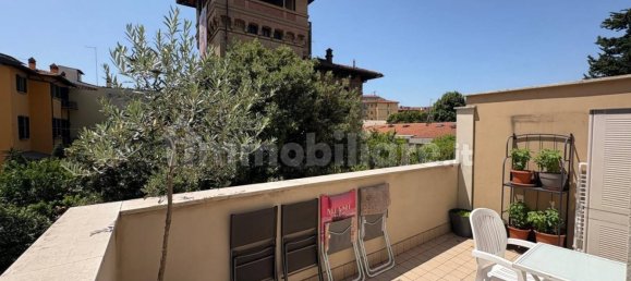 2 bedrooms Apartment in Florence, Italy No. 328827 3