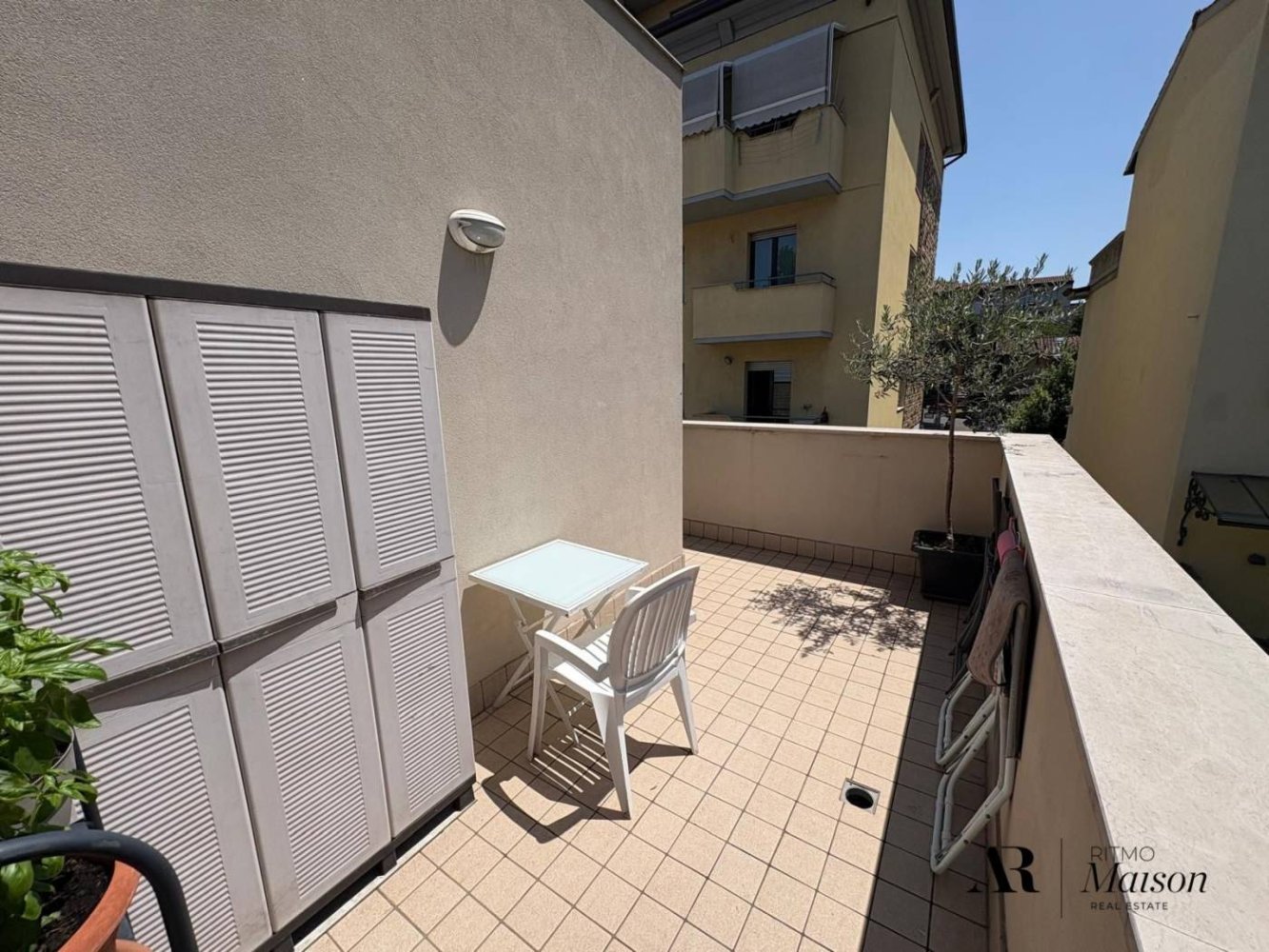 2 bedrooms Apartment in Florence, Italy No. 328827