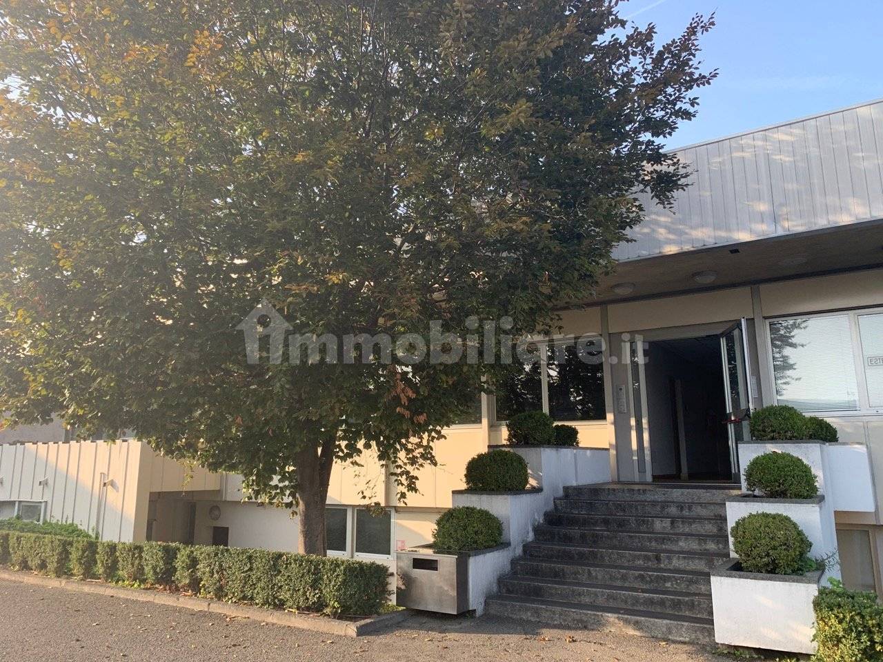 3 rooms Office in Piacenza, Italy No. 71696