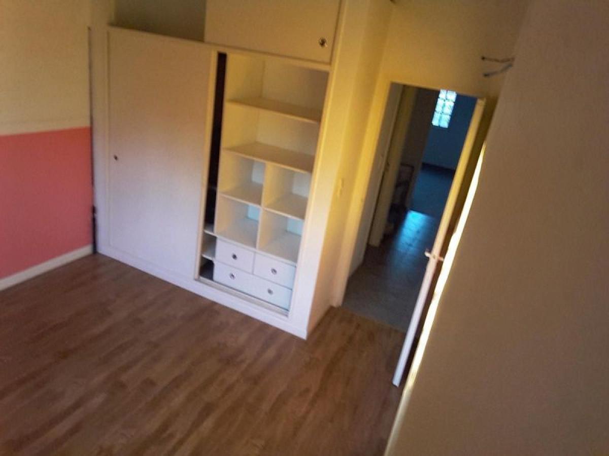 Casa de 2 dormitorios en Merlo, Argentina No. 69683