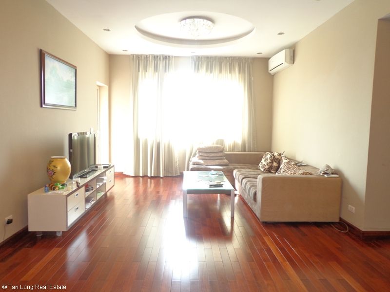 Apartamento de 3 dormitorios en Ba Dinh, Vietnam No. 5785