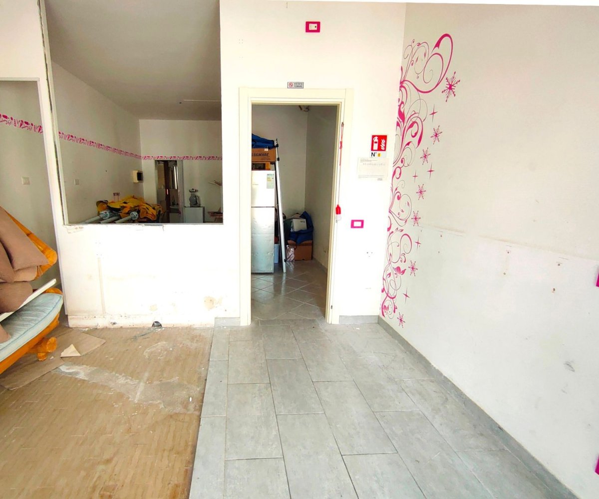 2 rooms Commercial property in Gatteo, Italy No. 212027