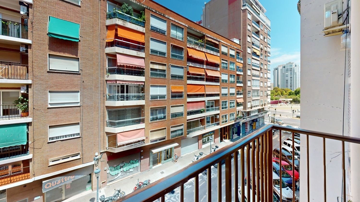 4 bedrooms Apartment in Valencia, Spain No. 139273