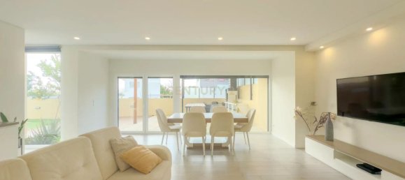 3 bedrooms House in Porto Salvo, Portugal No. 111040 16