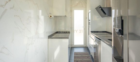 3 bedrooms House in Porto Salvo, Portugal No. 111040 30