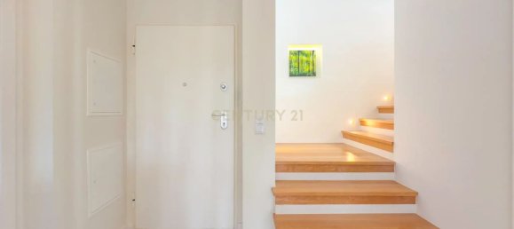 3 bedrooms House in Porto Salvo, Portugal No. 111040 41