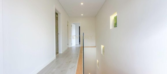 3 bedrooms House in Porto Salvo, Portugal No. 111040 49