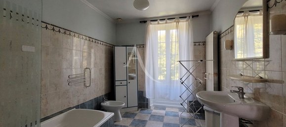 5 bedrooms House in Yves, France No. 103143 9