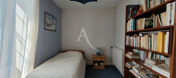 5 bedrooms House in Yves, France No. 103143 7