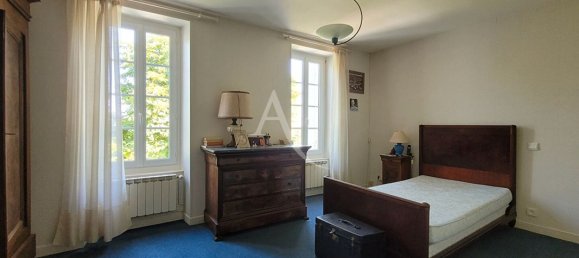 5 bedrooms House in Yves, France No. 103143 10