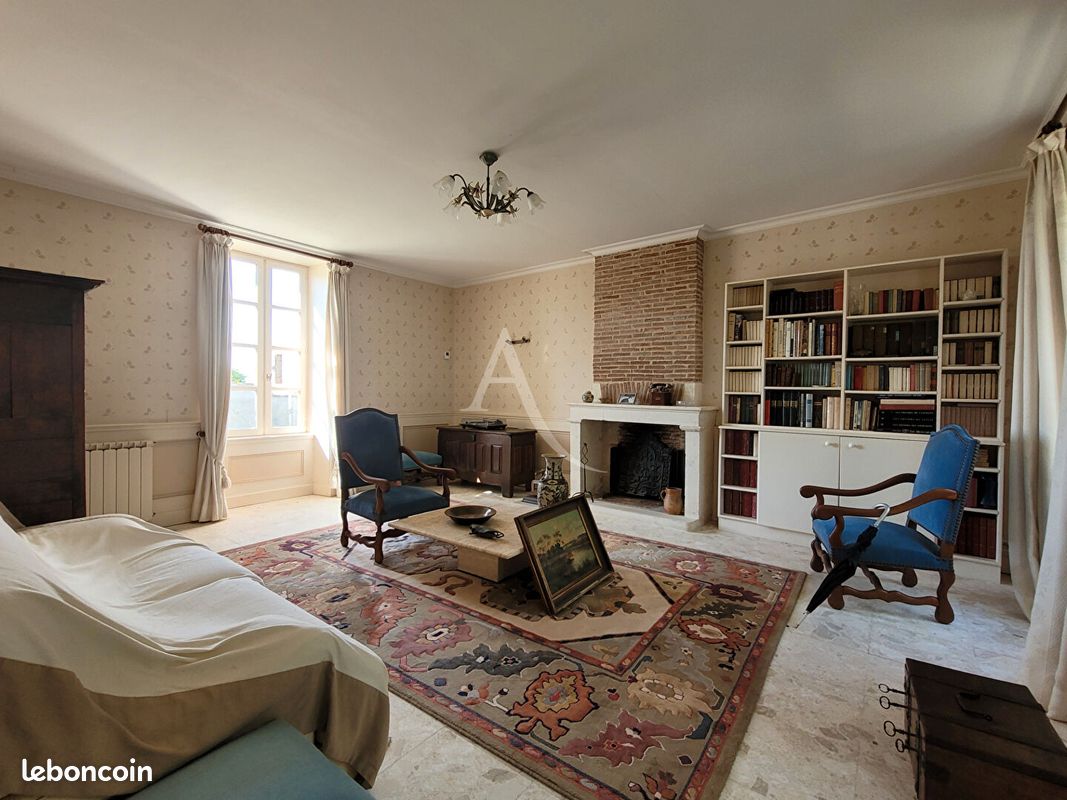 5 bedrooms House in Yves, France No. 103143