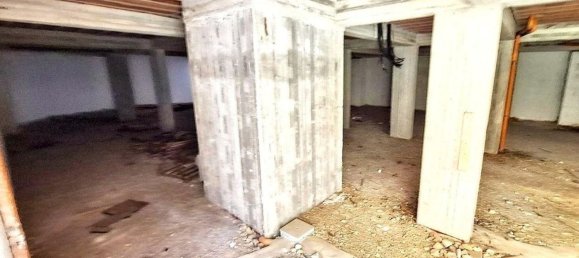 1340m² Commercial property in Carini, Italy No. 346035 3