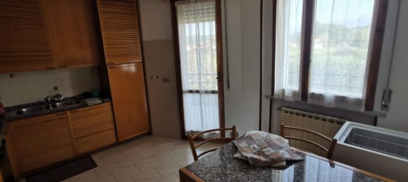Apartamento de 4 dormitorios en Tresana, Italy No. 318643 4