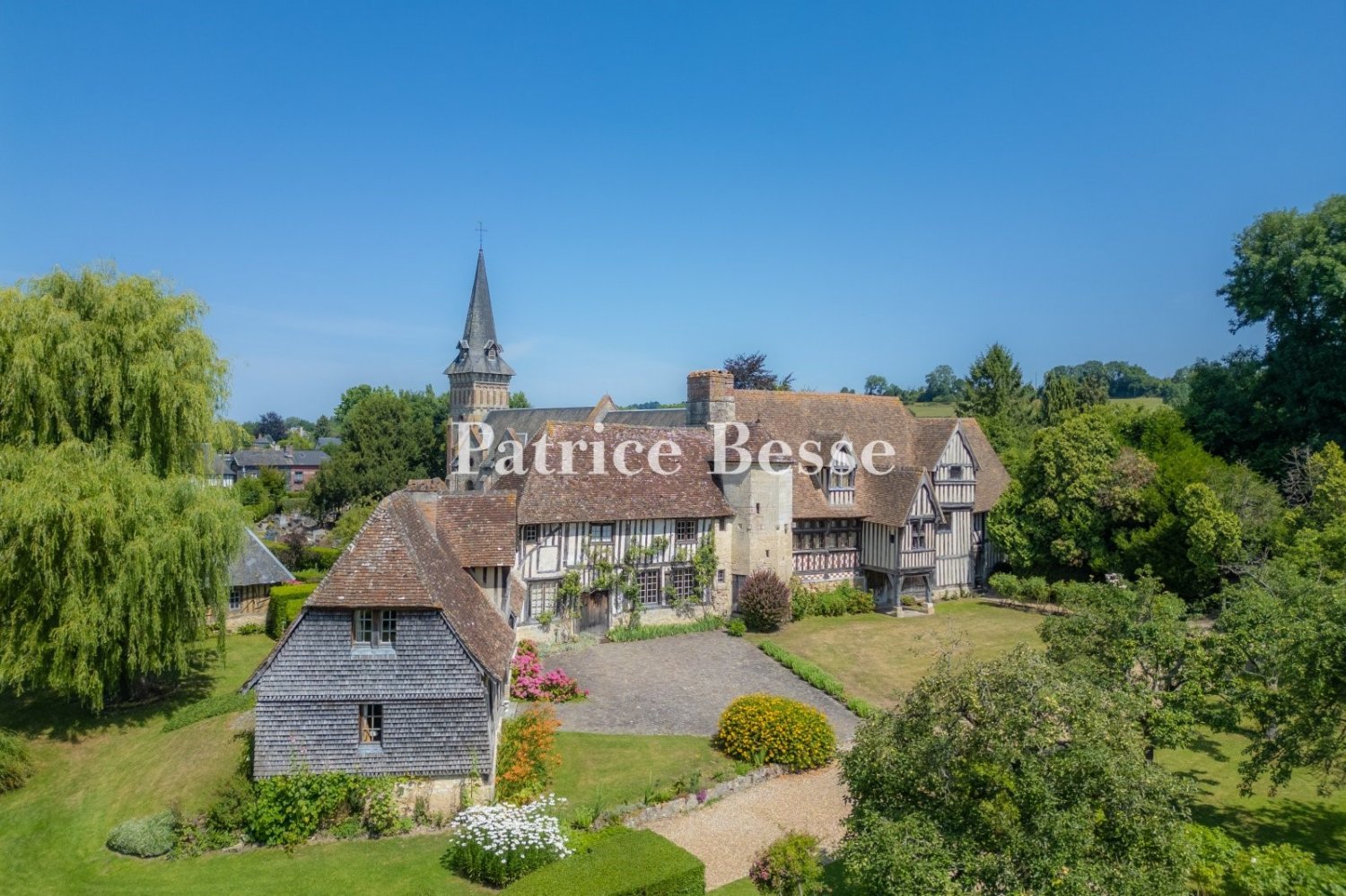  Castillos de 11 dormitorios en Deauville, France No. 297747