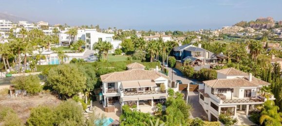 5 bedrooms Villa in Marbella, Spain No. 115435 21