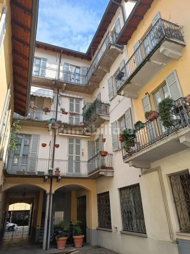 2 bedrooms Apartment in Como, Italy No. 215933