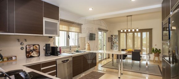 3 bedrooms House in Palmela, Portugal No. 189344 14