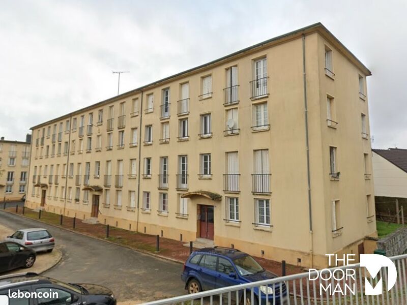 2 bedrooms Apartment in Saint-Florent-sur-Cher, France No. 67744