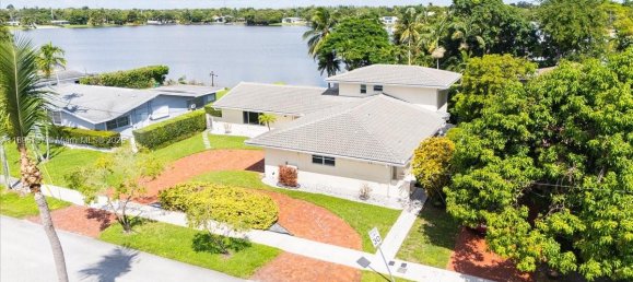 5 chambres villa à vendre à Miami, Miami-Dade, Florida, USA № 614667 29