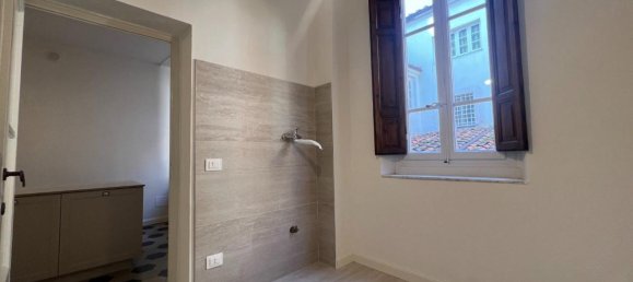 6 rooms Apartment in Lucca, Italy No. 65228 18