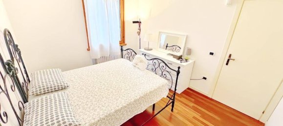 2 bedrooms Apartment in Parma, Italy No. 283612 22