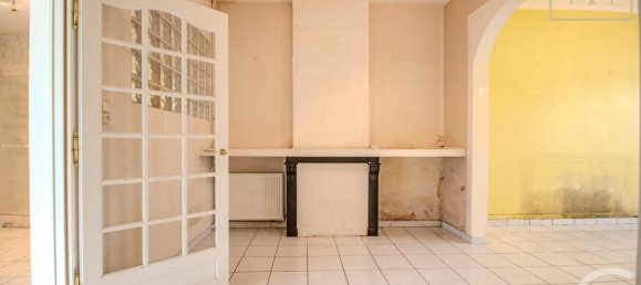 3 bedrooms House in Rousies, France No. 50920 10